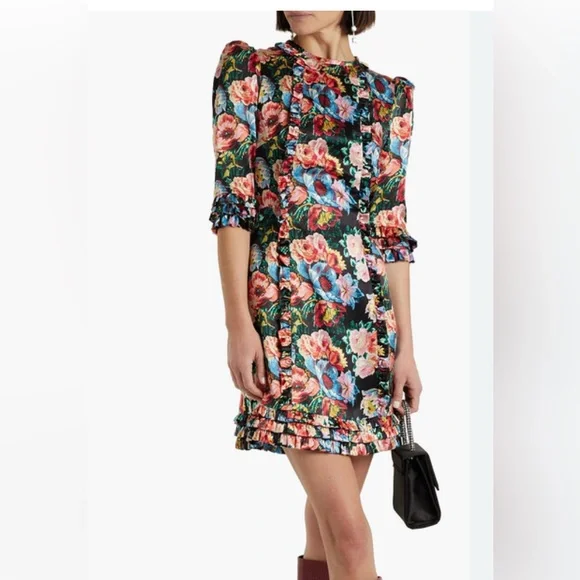 The Vampire’s Wife - Picture 3 of 5